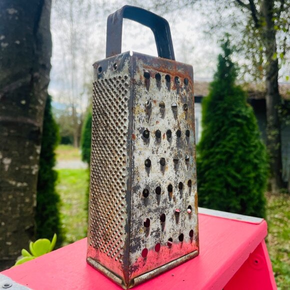 Vintage, Rustic, Farmhouse, Shabby Chic Box Grater- Medium - Picture 1 of 3
